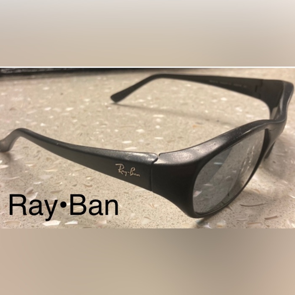 Ray-Ban Glasses With Case RB2016